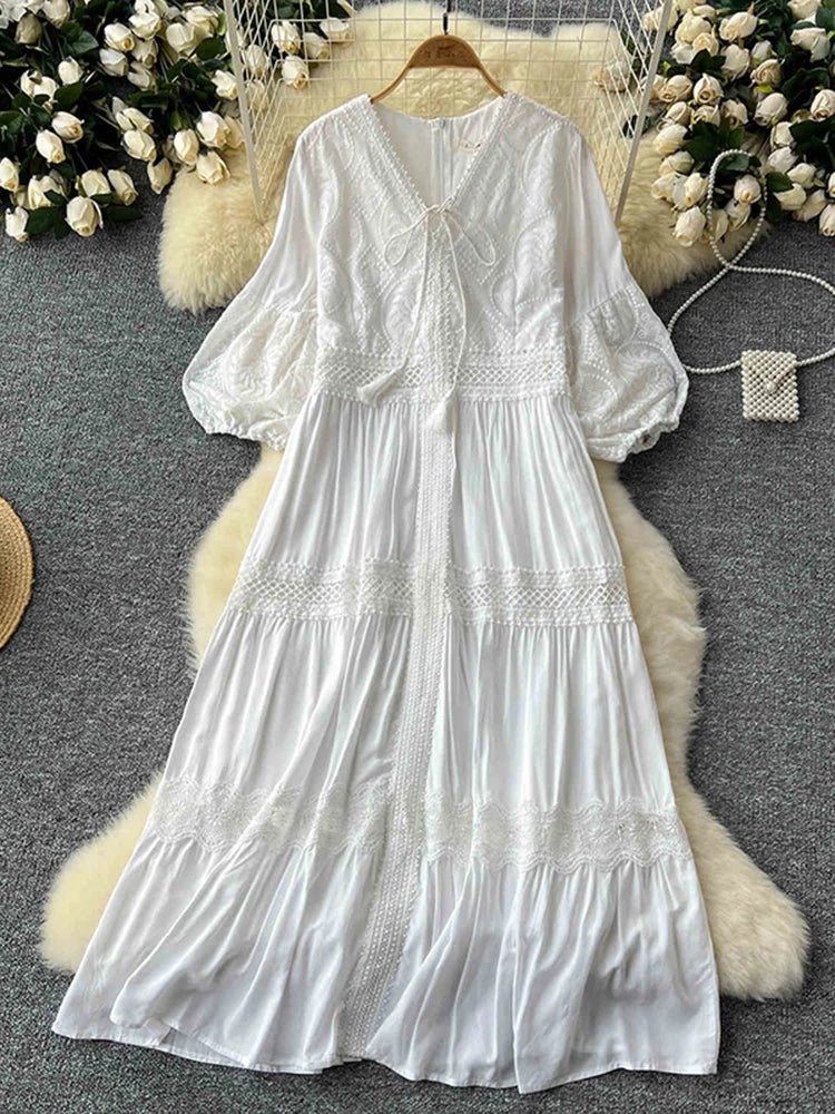 Summer New Retro Lace Patchwork Dress for Women Sweet V-neck Lantern Sleeves Loose A-line Length Vacation Beach Dress D05-belleandkai.com